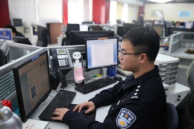 揭秘上海網(wǎng)警團(tuán)隊(duì) 90后成主力，高學(xué)歷人才守護(hù)網(wǎng)絡(luò)安全